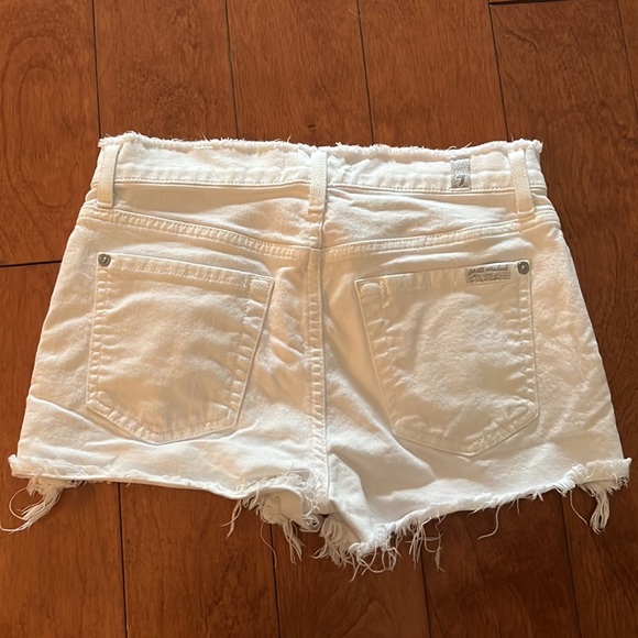 7 for all mankind white denim shorts - Picture 2 of 2